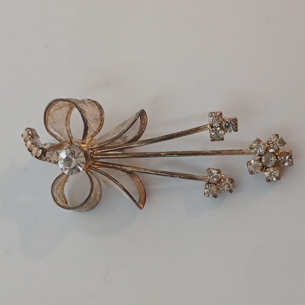 Vintage 1950s Silver Rhinestone Bow Brooch